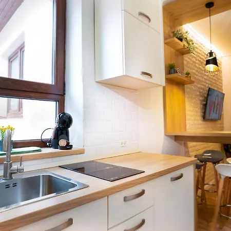 Hanna - Belle In The Heart Of The Old Town Apartment