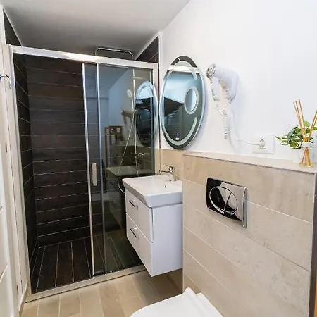 Hanna - Belle In The Heart Of The Old Town Apartment Brasov