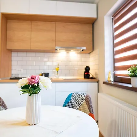 Hanna - Belle In The Heart Of The Old Town *