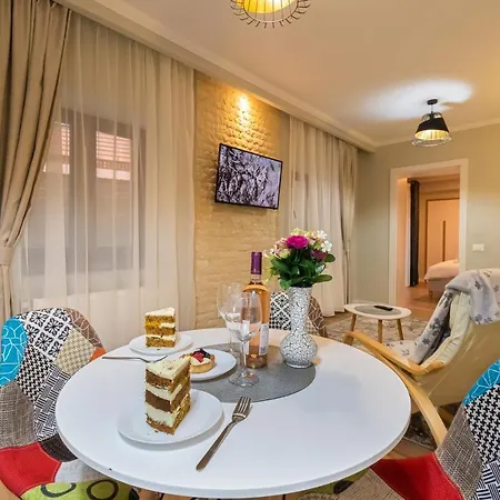 Hanna - Belle In The Heart Of The Old Town