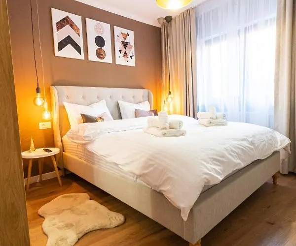 Hanna - Belle In The Heart Of The Old Town Braşov