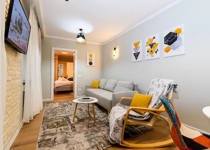 Hanna - Belle In The Heart Of The Old Town *