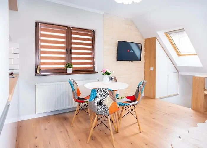 Hanna - Belle In The Heart Of The Old Town